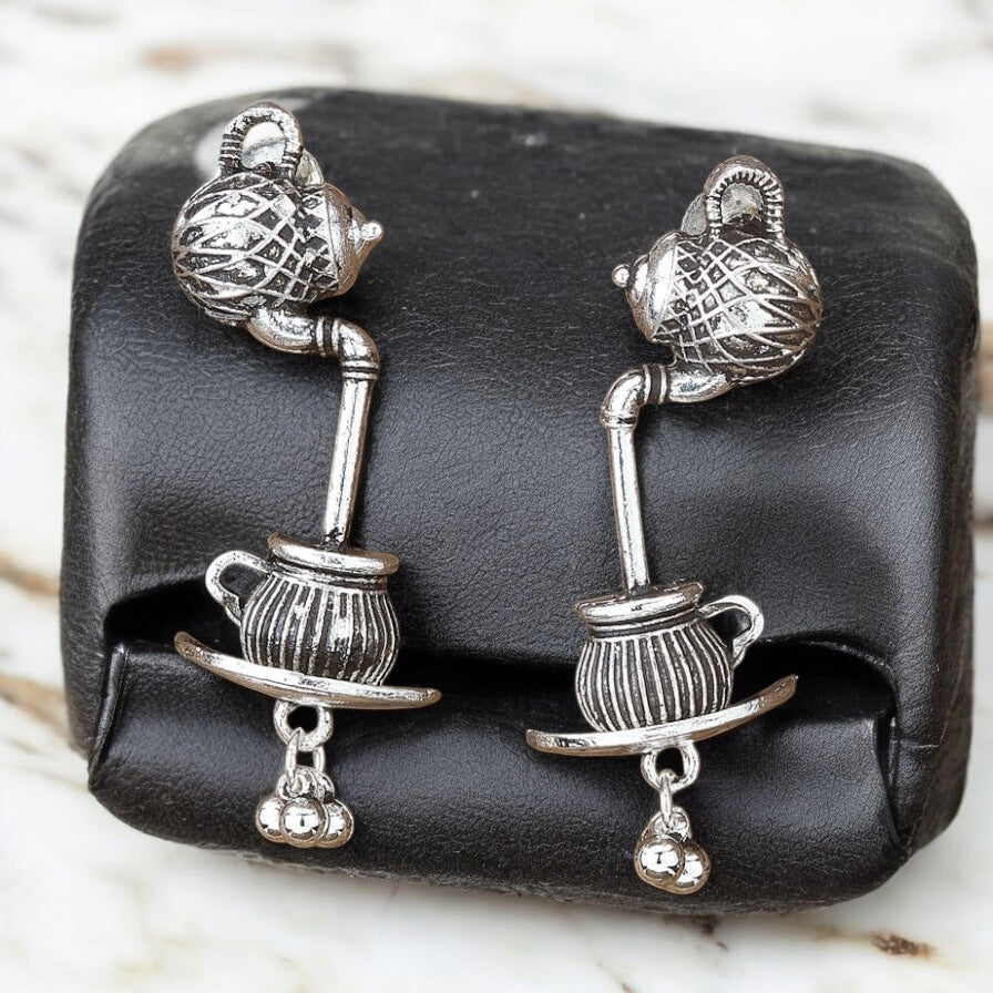 806189 Trendy Earring With Oxidised Plating