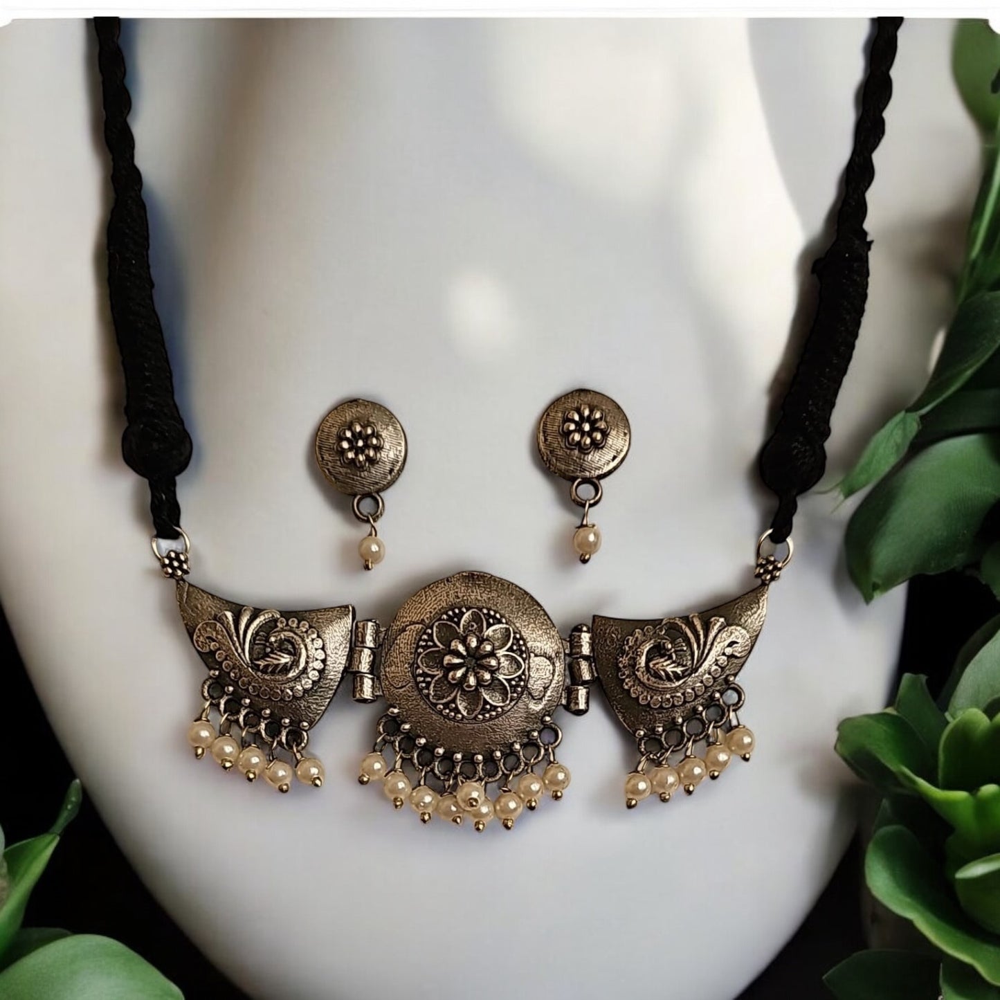 808378 Classic Necklace With Oxidised Plating