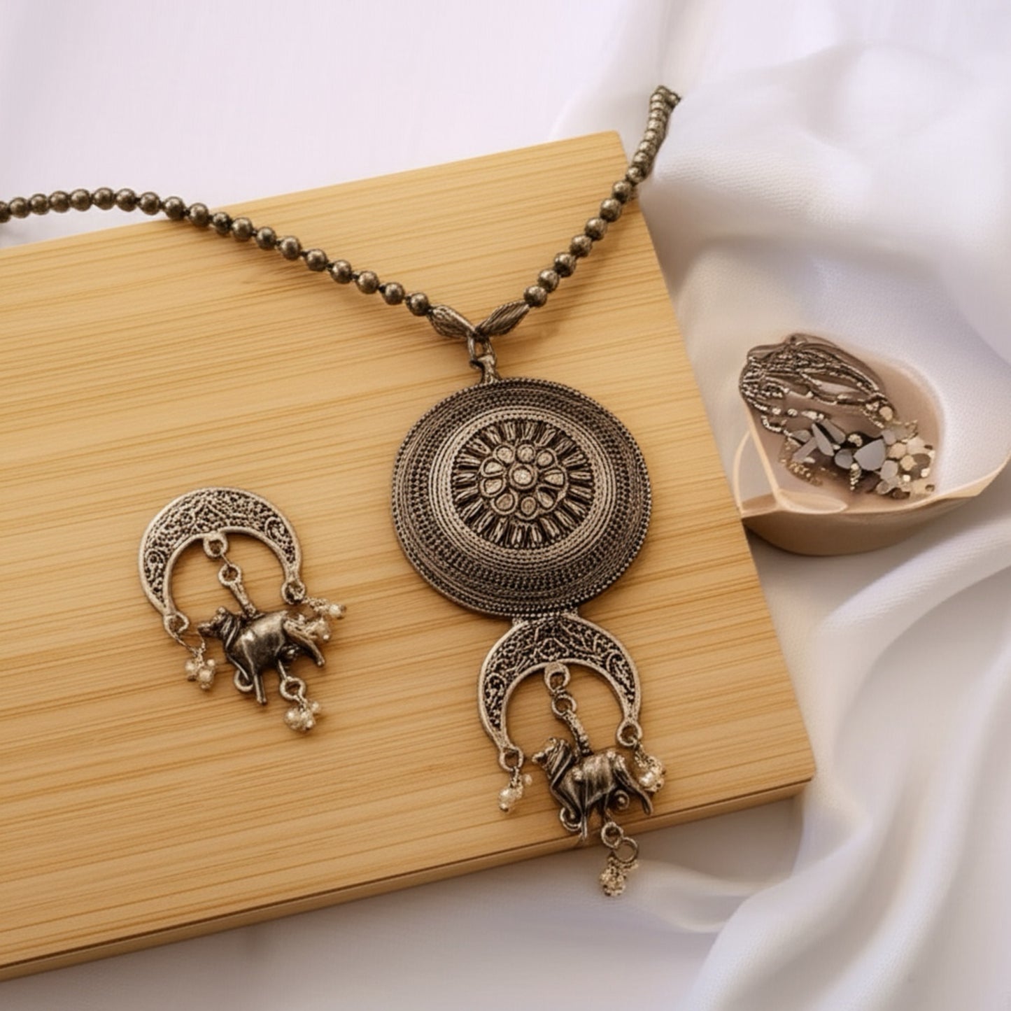 NS35100 Pendant Set With Oxidized Plating