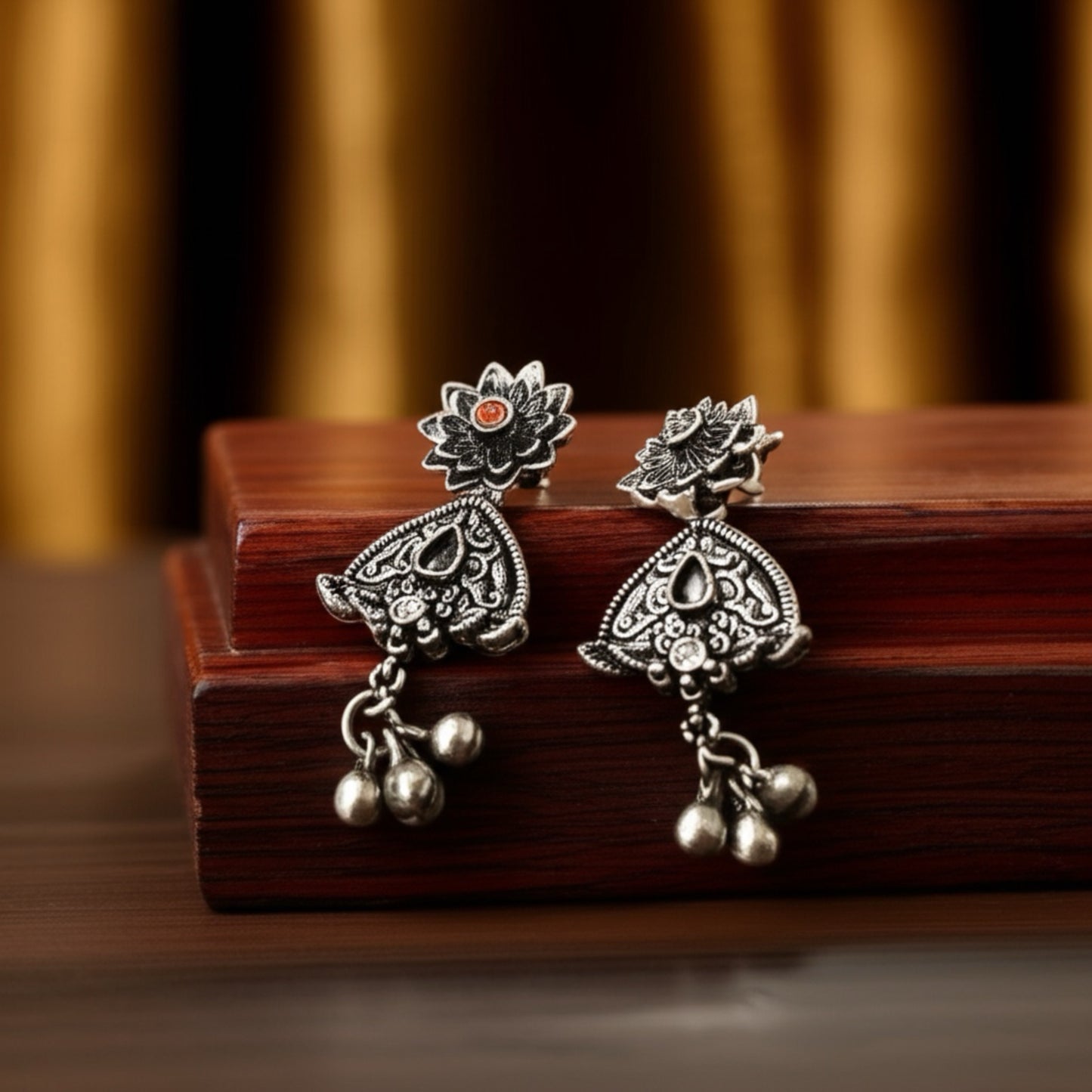 805006 Classic Earring With Oxidised Plating