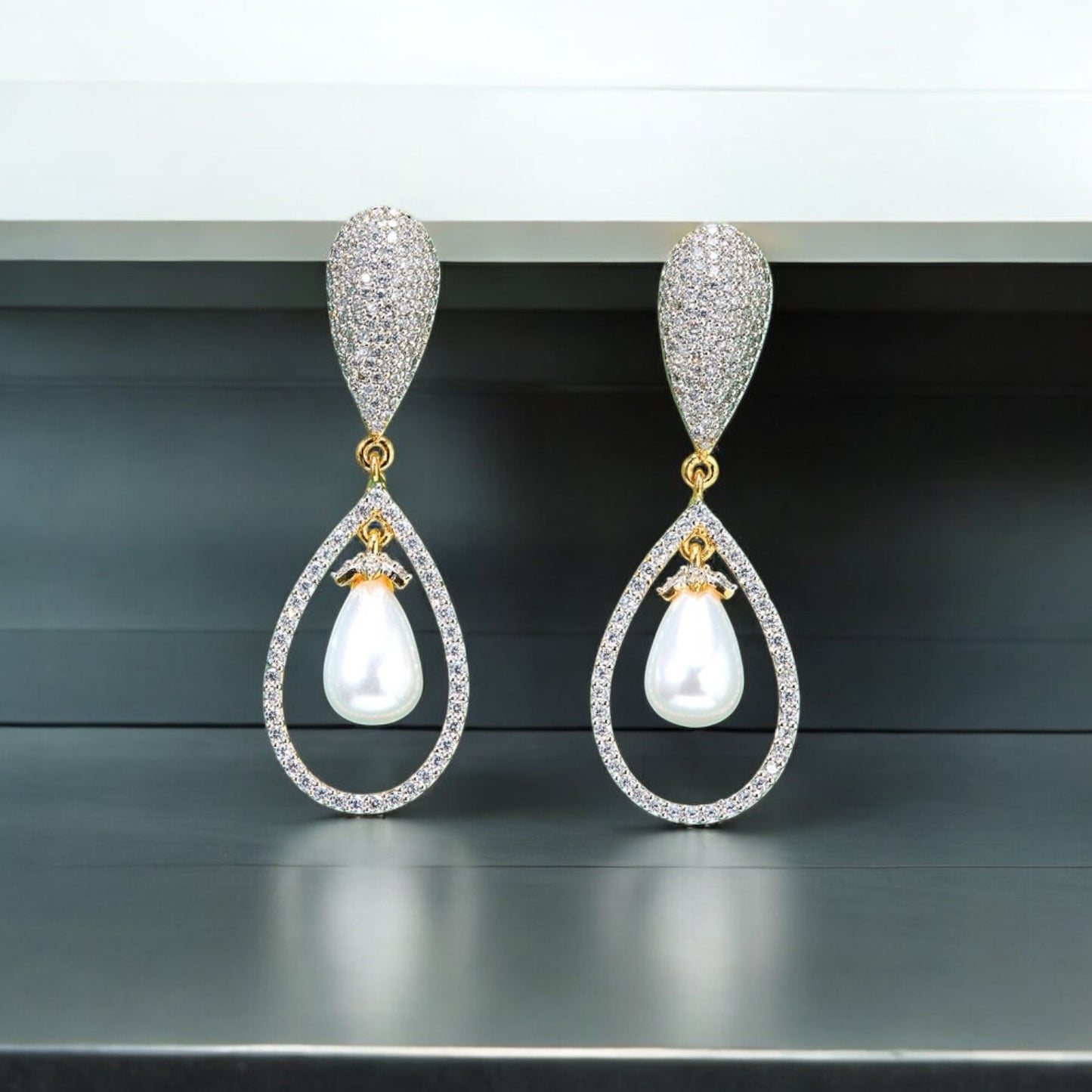 436282 Earring With 2 Tone Plating