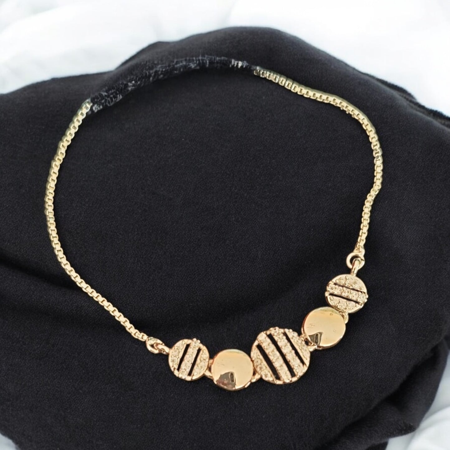 35112 Adjustable Bracelet With Rhodium Plating